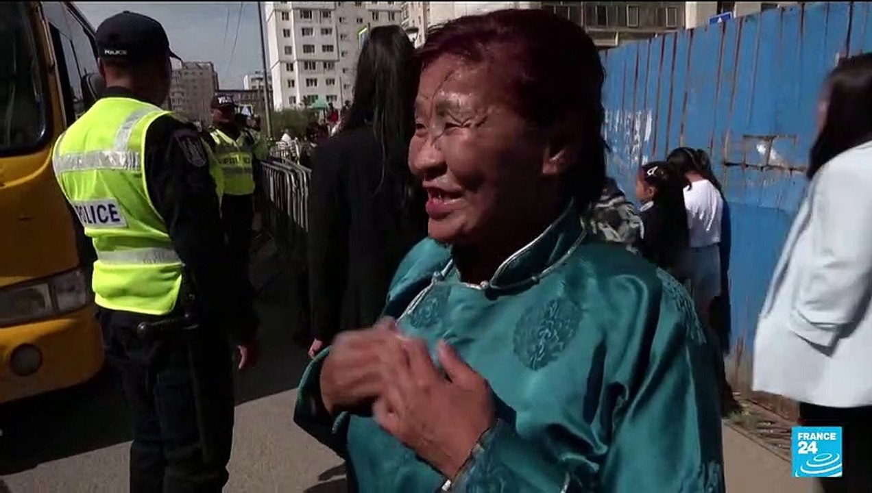 Pope in Mongolia: Pontiff sends message of 'unity and peace' to China