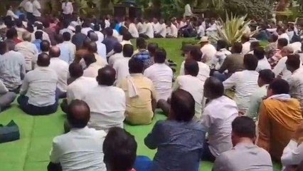 खरगोन: राशन व खाद के लिए परेशान लोग,हड़ताल का दिखने लगा असर