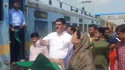 भिण्ड: तीर्थ यात्रा ट्रेन को सांसद ने हरी झंडी दिखाकर किया रवाना, दो दिन तक यात्रा पर रहेगे