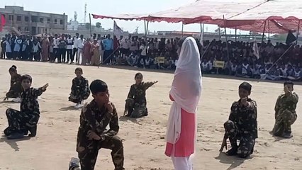 बीमार बच्चे को लेकर ड्यूटी करने पहुंची महिला शिक्षक, डीईओ ने घर भेजा