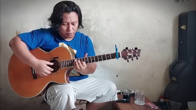 Queen - Bohemian Rhapsody (fingerstyle cover alipbata))