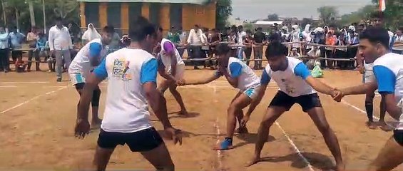 जिला स्तर पर जीतने का जोश: खेल में दम लगाते रहे खिलाड़ी