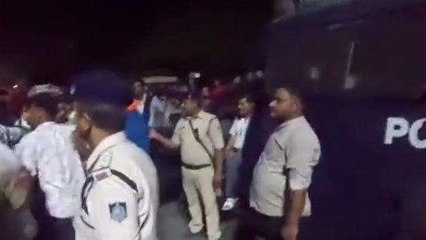 देवास: हिंदू संगठन के कार्यकर्ताओं ने बाय पास पर किया चक्का जाम