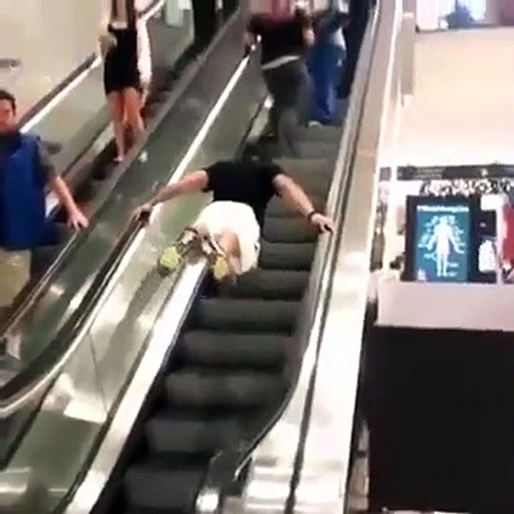 Superman prend l'escalator !