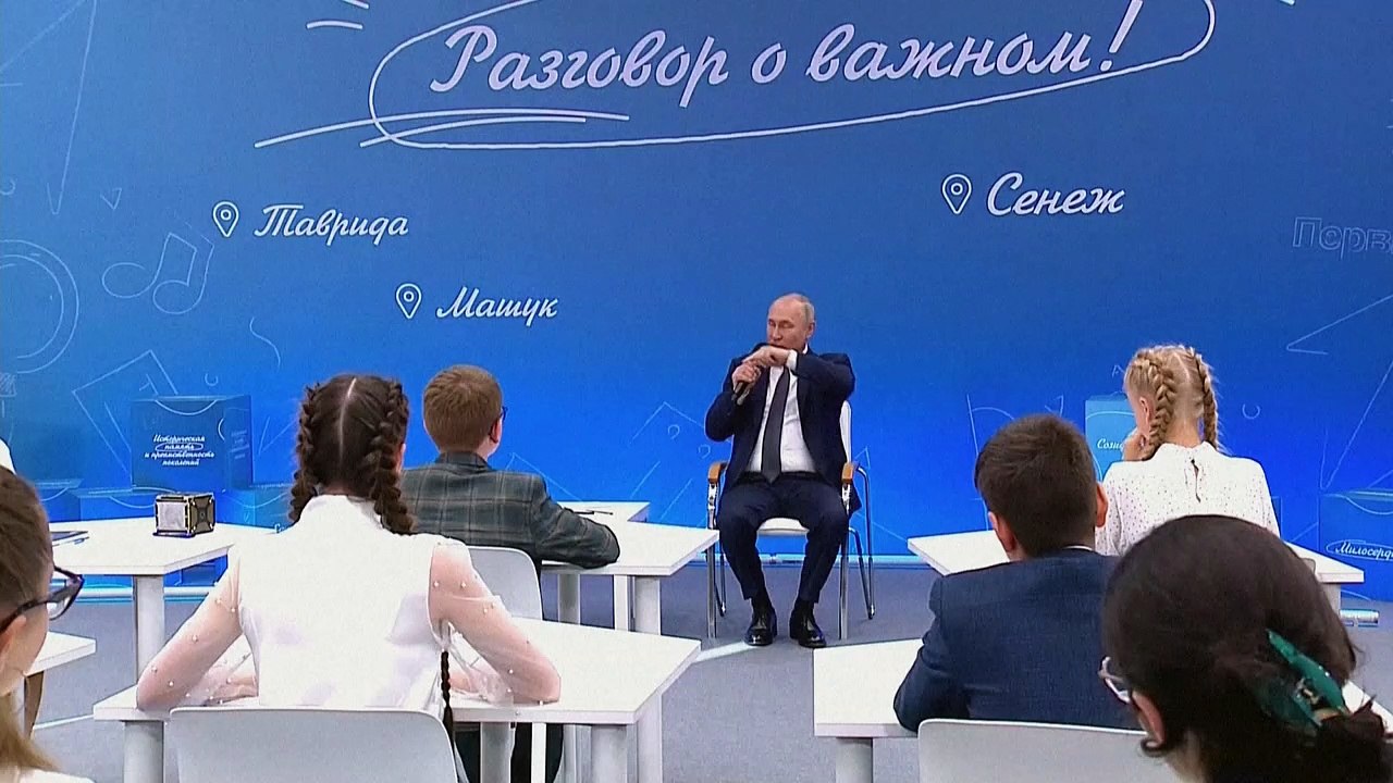 Putin zu Schulkindern: Russland ist unbesiegbar