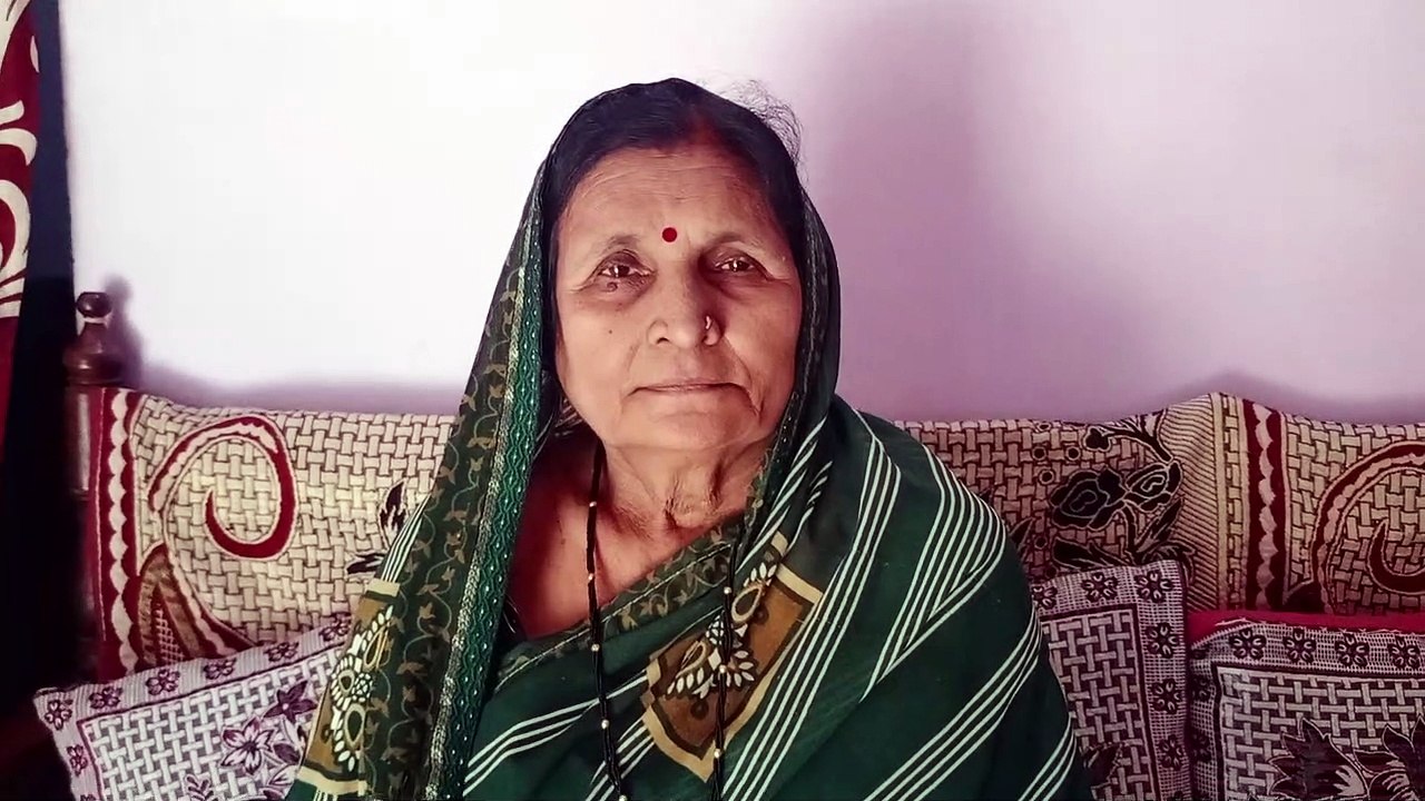 गैस सिलेण्डर के दाम 200 रुपए कम होने पर गृहणियां खुश नहीं , कहा होने थे दाम आधे