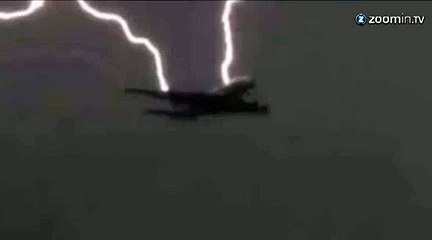 Un boeing foudroyé en plein vol