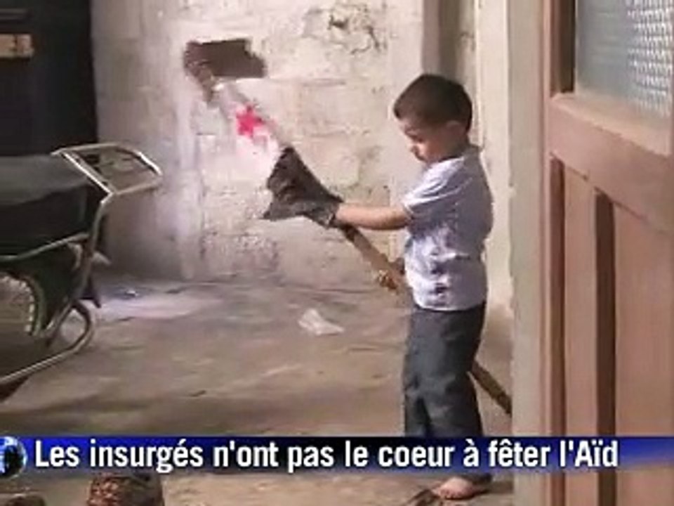 Syrie: Assad à la mosquée, opposants dans les rues, fin de la mission de l'ONU