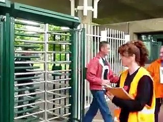 PSA: la direction précise site par site son plan social