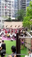 Un numéro de pole dance dans une école maternelle fait scandale
