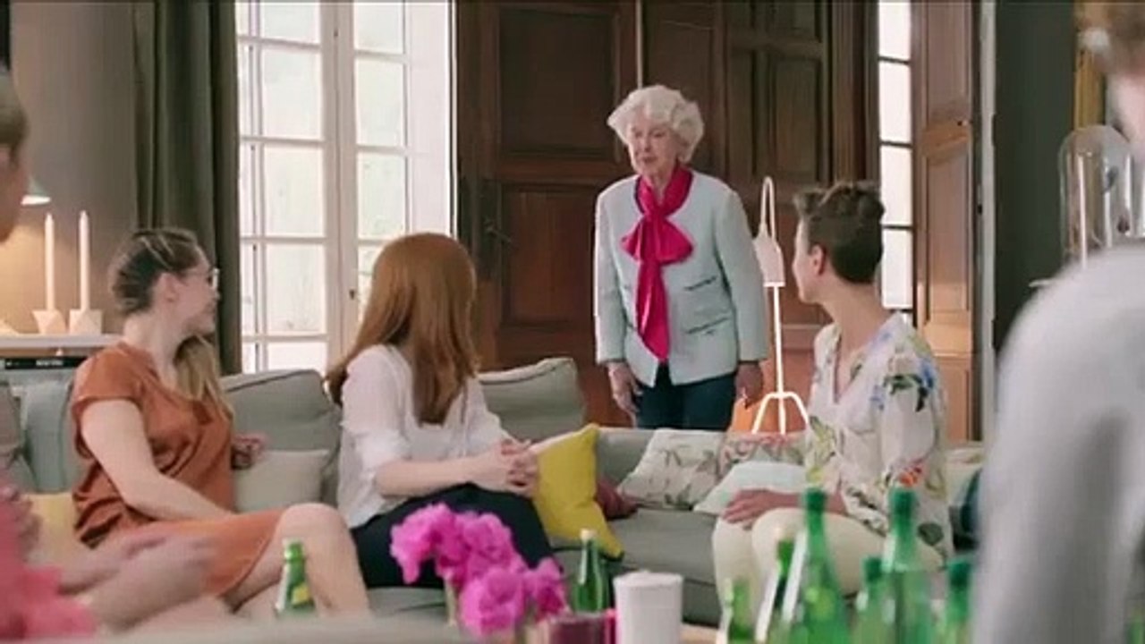 La nouvelle publicité pour Perrier en fait-elle trop ?