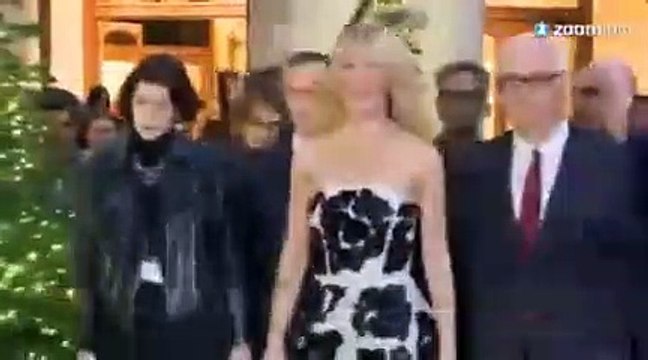 Gwyneth Paltrow fait la poupée pour Le Printemps