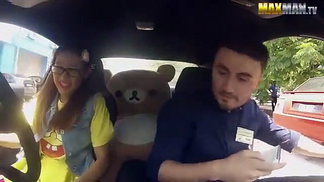 Quand une pilote professionnelle piège des moniteurs d'auto-école