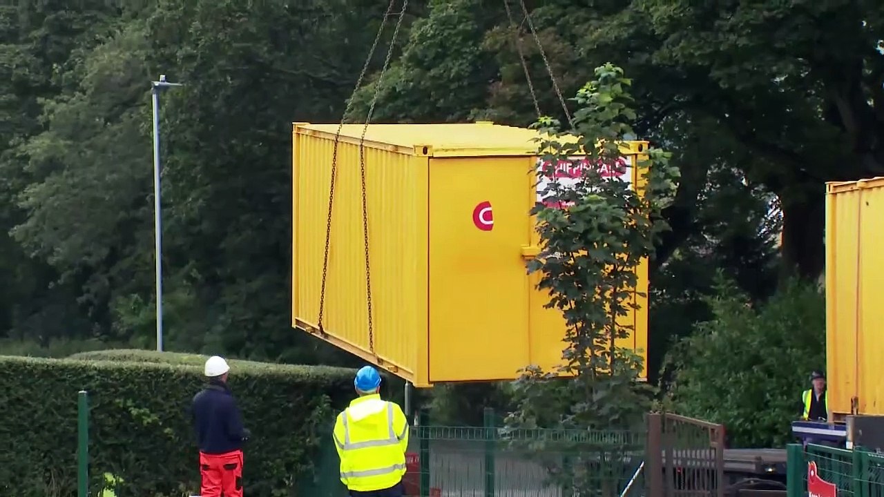 Government comes under pressure over RAAC concrete crisis