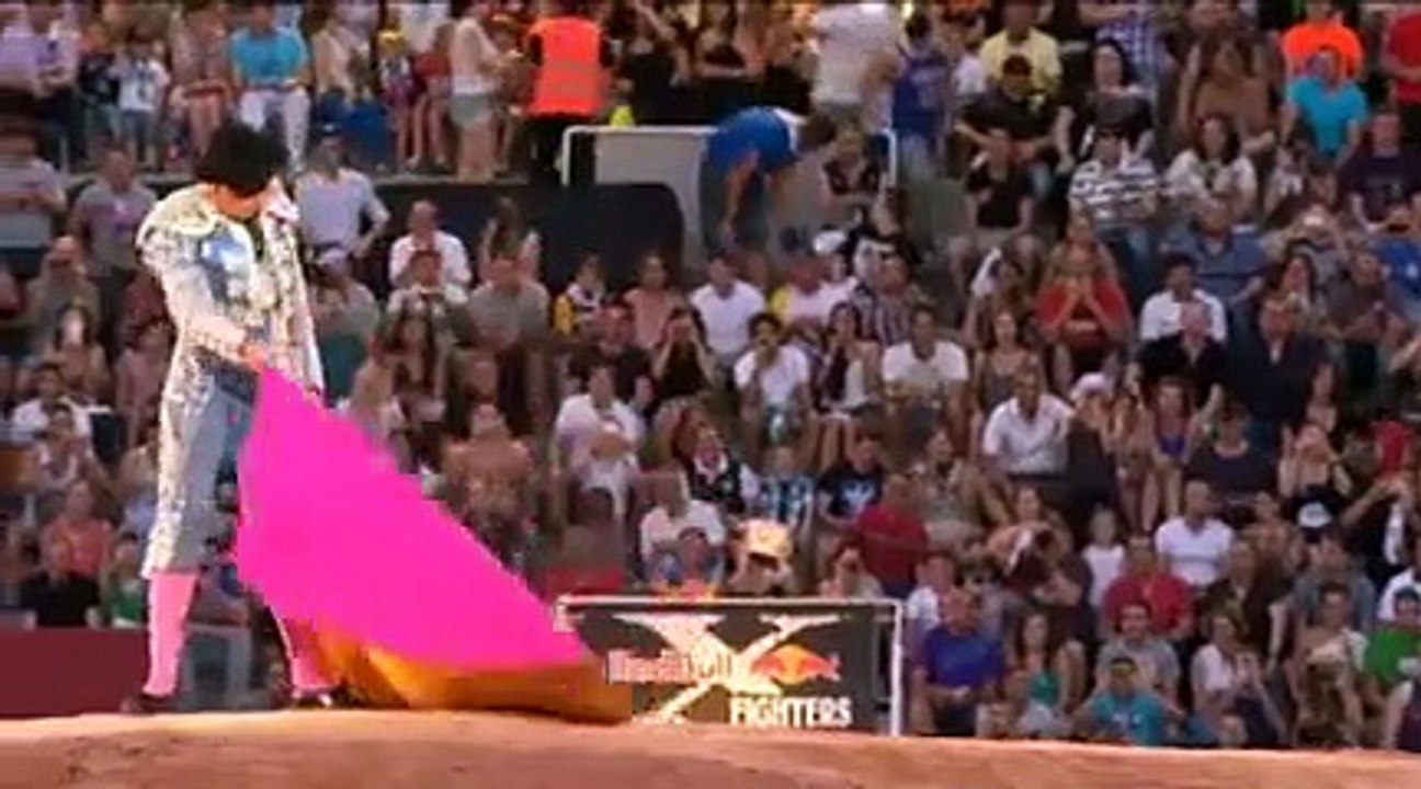 Motocross freestyle : triomphe du Français T. Pagès
