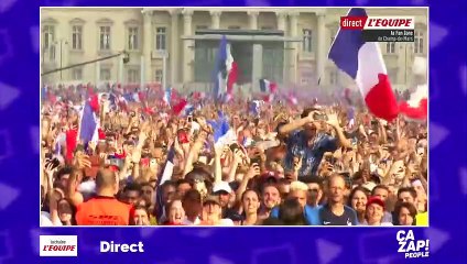 La France championne du monde : la foule en liesse sur les Champs-Elysées