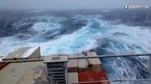 Buzz : un navire pris dans la tempête