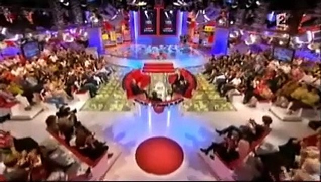 Yves Lecoq imite Carla Bruni et Bertrand Dalanöe