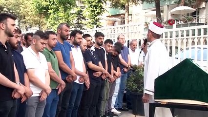 Kocaeli'de kaza sonucu hayatını kaybeden tır sürücüsü Üsküdar'da defnedildi