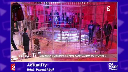 Gil Alma et Baptiste Lecaplain dans la cage d'un lion en direct !