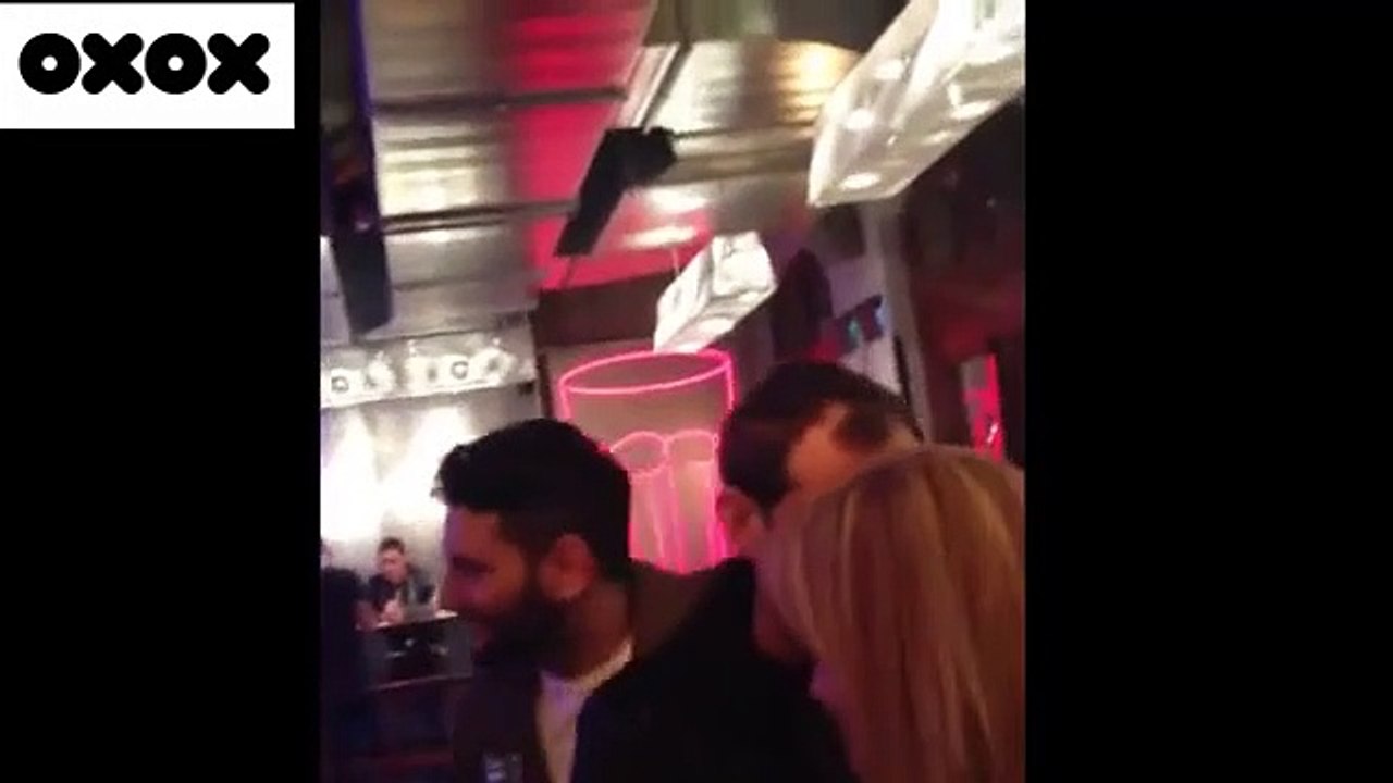 Ivre, Jude Law drague une fille dans un bar