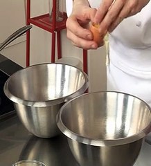 Crêpes soufflées à la crème Chiboust et flambées au Grand Marnier