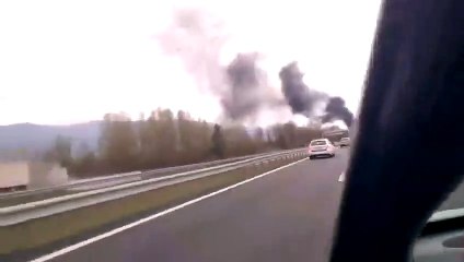Un Ouibus en feu sur l'A41