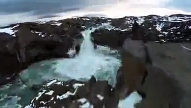 Les magnifiques paysages islandais filmés depuis un drone