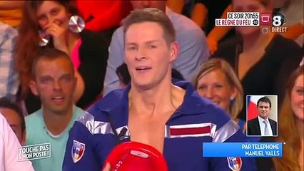 Manuel Valls répond au coup de fil de Cyril Hanouna en direct dans Touche pas à mon poste