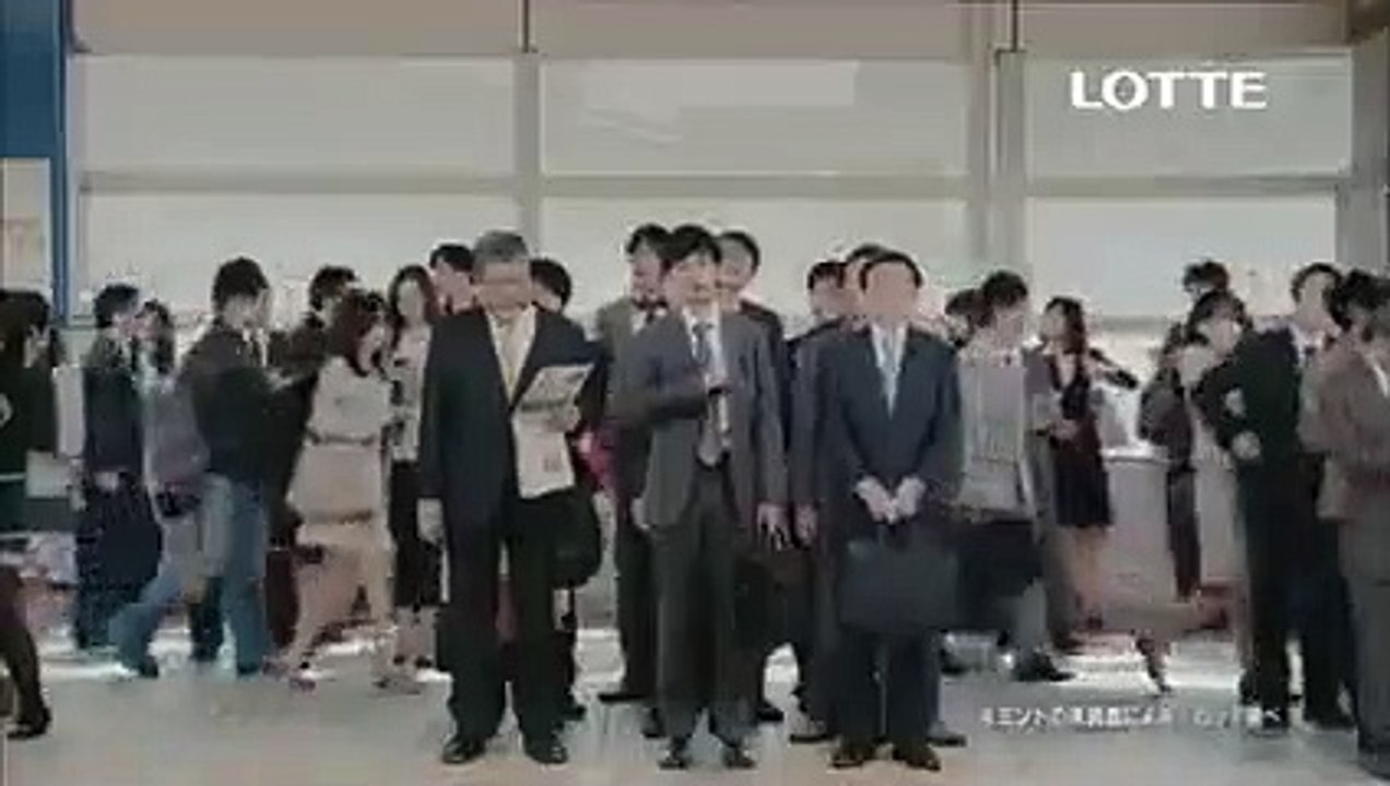 Un chat géant dans une pub japonaise Vidéo Dailymotion