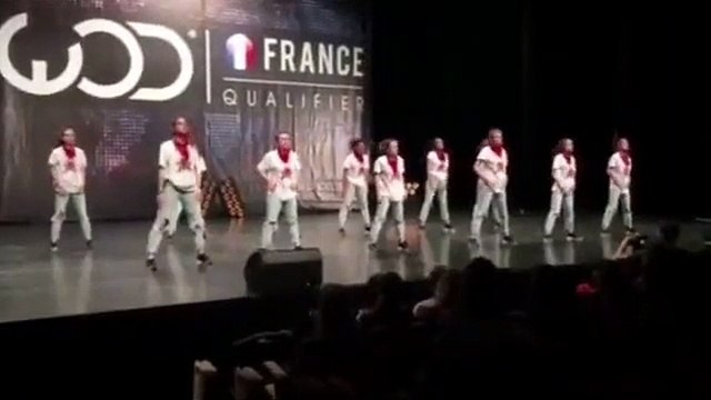 Public Buzz : Booba : il partage la vidéo d'un groupe de danseuses de Rennes...