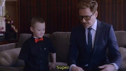 Robert Downey Jr. offre un bras bionique Iron Man à un enfant handicapé