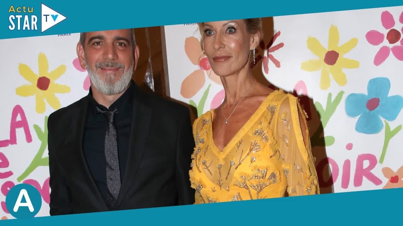 Il a compris     Rebecca Hampton très amoureuse mais séparée de son chéri Vincent, une décision a