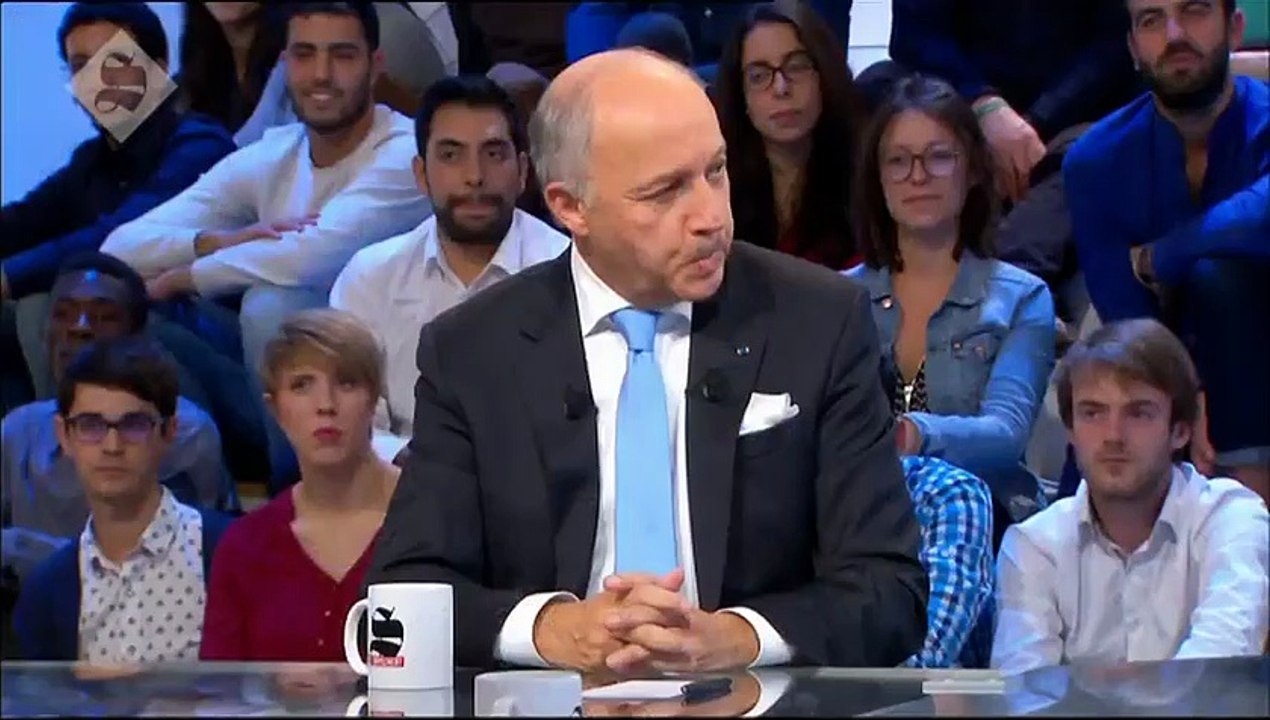 Laurent Fabius devrait-il donner des cours d'anglais aux politiques ?