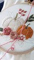Kit de broderie automne, citrouille et fleurs d'automne, tutoriel pour les débutants point de roue, broder les roses facilement
