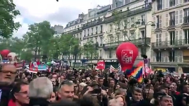 Les larmes de Jean-Luc Mélenchon à la manifestation du 1er mai