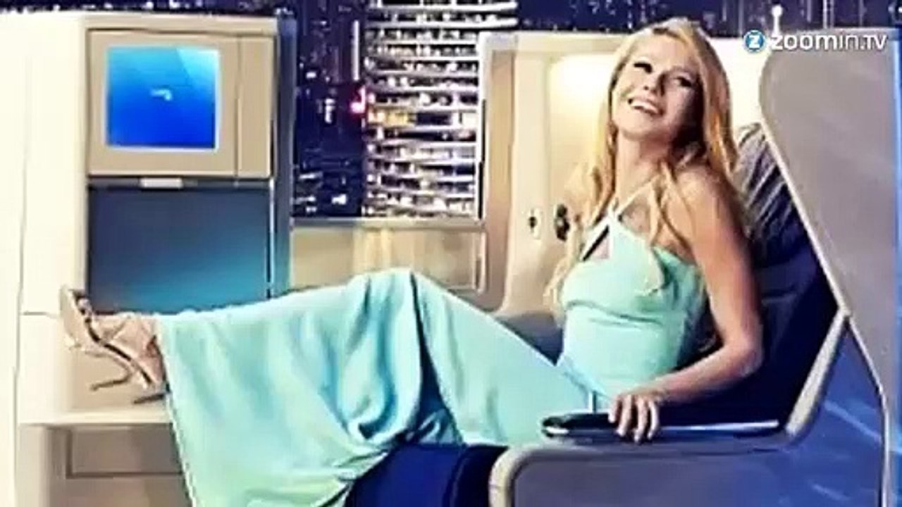 Gwyneth Paltrow vole (ou nage) dans les nuages