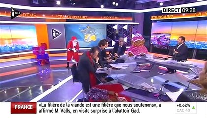 Quand Kev Adams présente la météo sur i>Télé avec le Père Noël