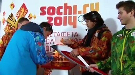JO Sotchi : Poutine a eu chaud pour la flamme