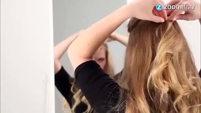 Tuto : une coiffure habillée pour les cheveux bouclés