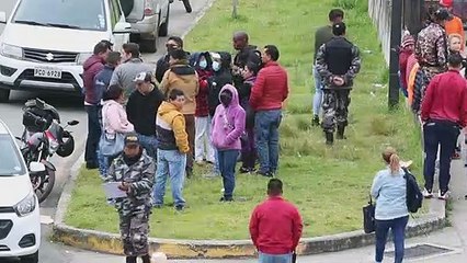 Presos mantêm guardas e policiais reféns no Equador