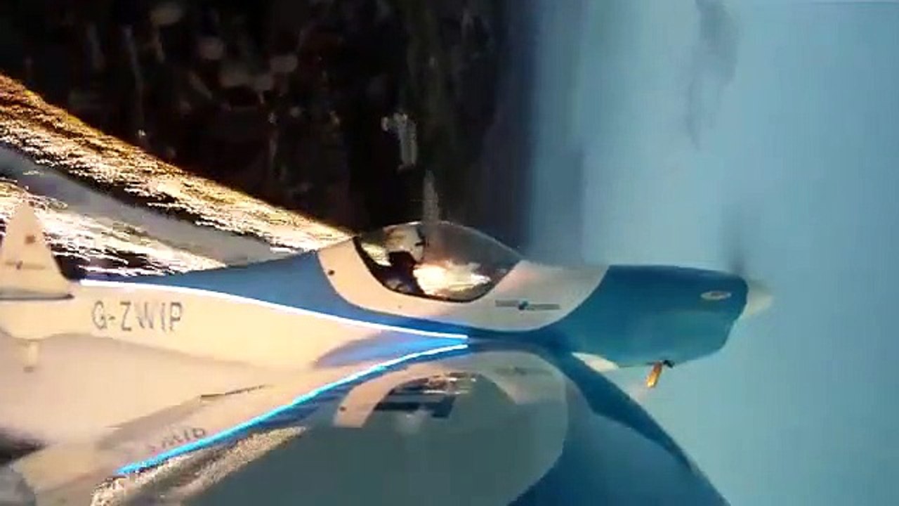 Un magnifique spectacle pyrotechnique mené par des avions !