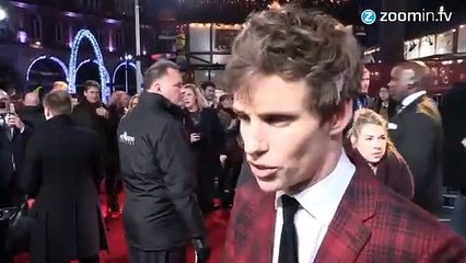 Eddie Redmayne paie le loyer d'acteurs londoniens !