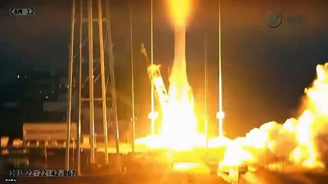 La fusée Antarès explose au décollage