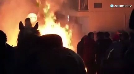 Espagne : des chevaux qui jouent avec le feu