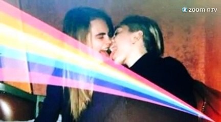 Miley Cyrus et Cara Delevingne se frottent la langue