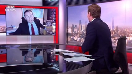 Public Buzz : Ses enfants flinguent son duplex pour la BBC