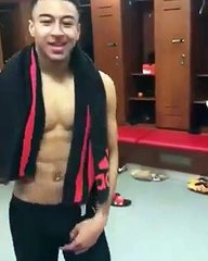 Paul Pogba : Avec un de ses coéquipiers Jesse Lingard, il réalise une danse bien rodée