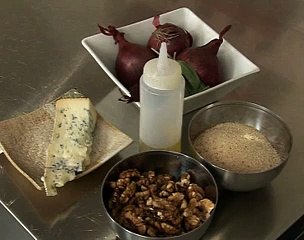 Oignons farcis au gorgonzola et aux noix