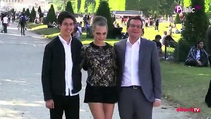Exclu Vidéo : Cara Delevingne : sublime au photocall de Paper Towns à Paris !